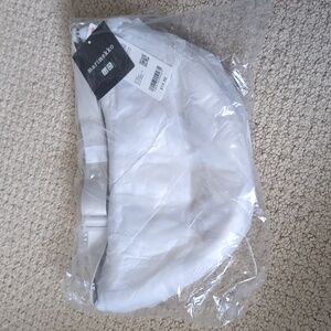 New Uniqlo x Marrimekko Mini Shoulder Bag in light gray